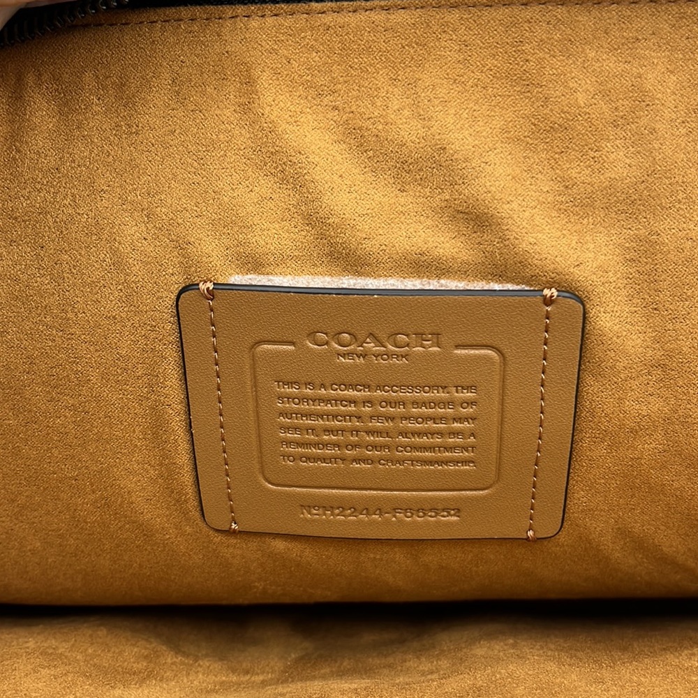 Coach Zip Around Laptop Case - Picture 5 of 8